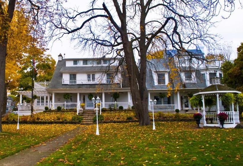 هتل Chestnut Inn