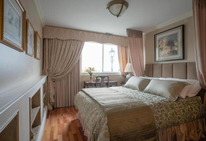 هتل Crystal S View Bed & Breakfast