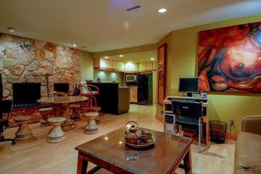 هتل House On Dunbar B&b