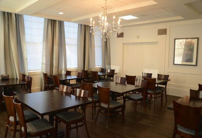 هتل Hôtel Shediac