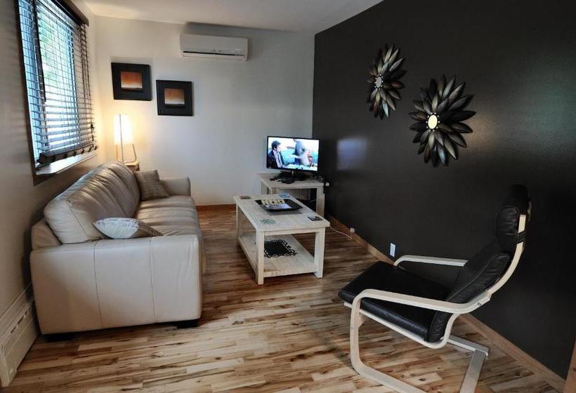 בית מלון כפרי Résidence Touristique Chicoutimi