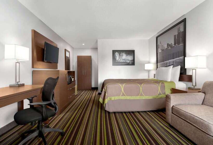 هتل Super 8 By Wyndham Windsor/dougall