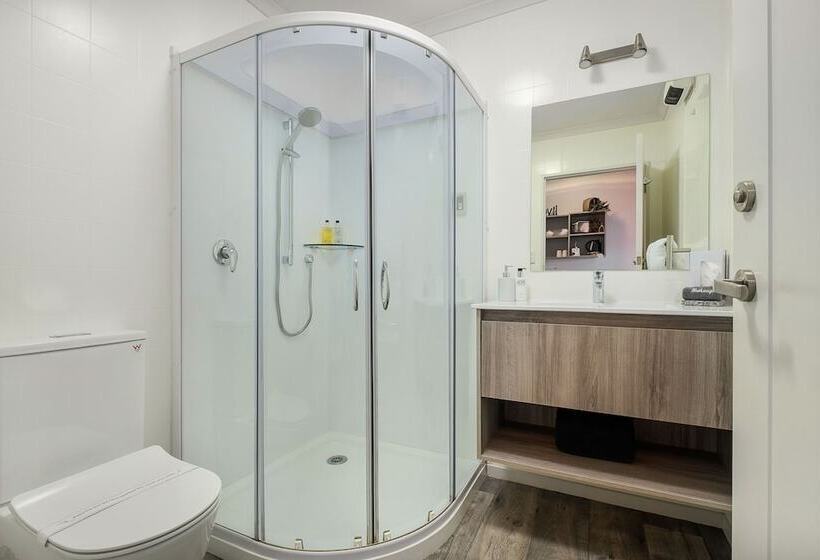 هتل Two Tree Lodge