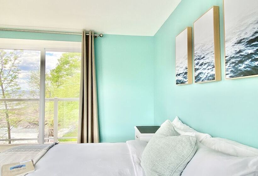 La Plage Motel