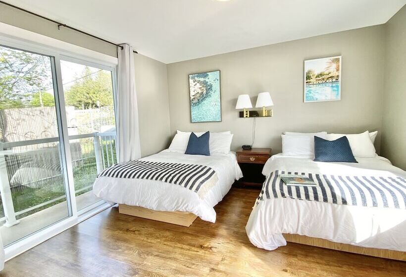 La Plage Motel