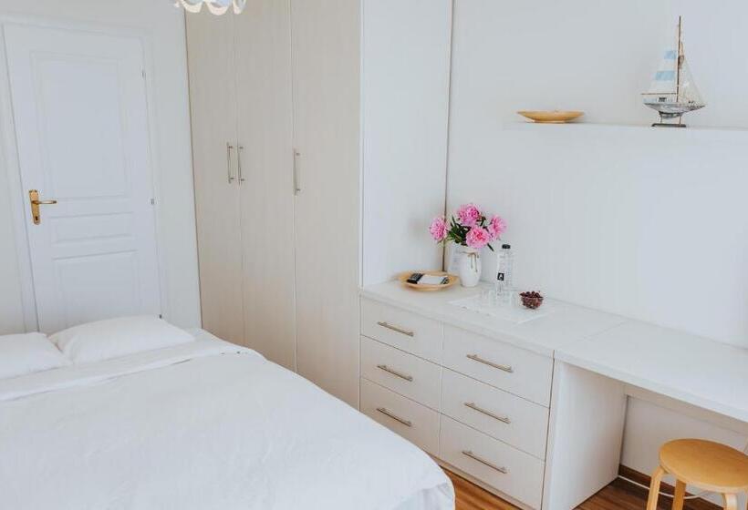 تختخواب و صبحانه Camelia's Cozy Place