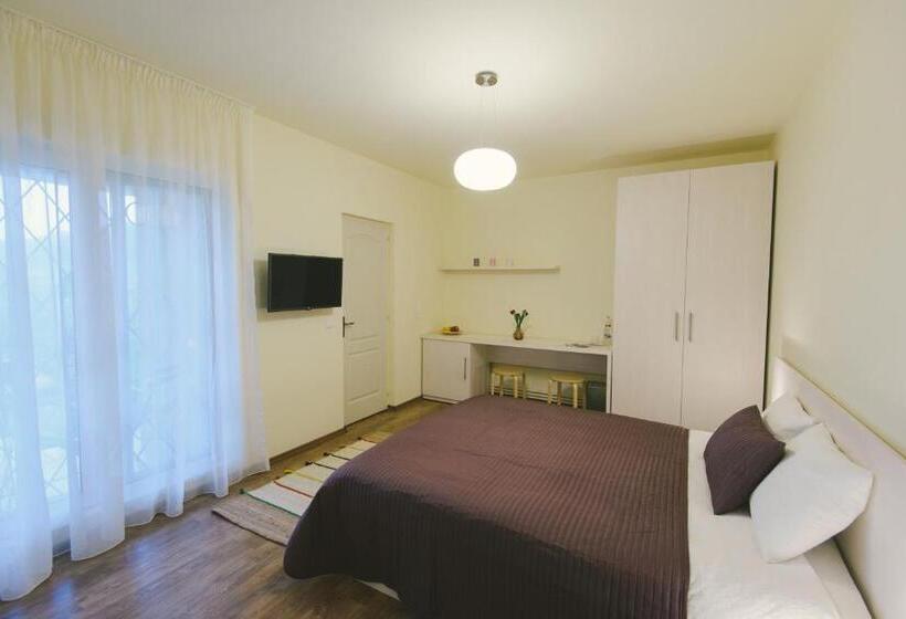تختخواب و صبحانه Camelia's Cozy Place