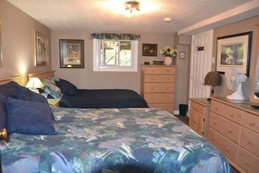 هتل Creekside B&b