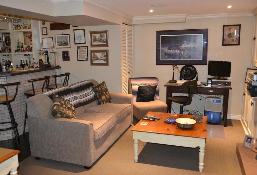 فندق Creekside B&b