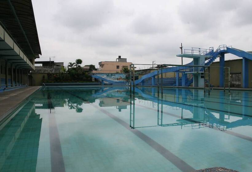 هتل Olimpico Quevedo