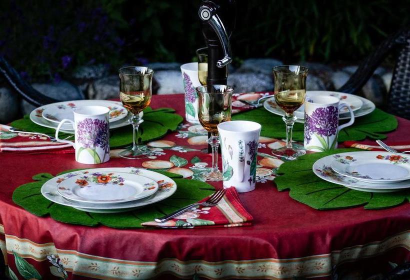 בית מלון כפרי Seasons Above The Bay Guest Suites And B&b