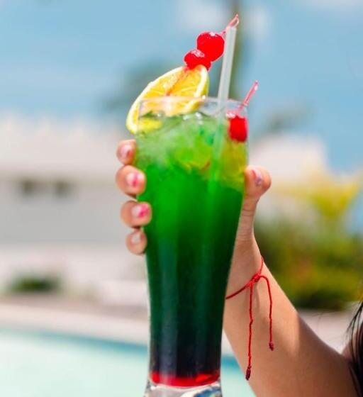 هتل Castillo Del Mar