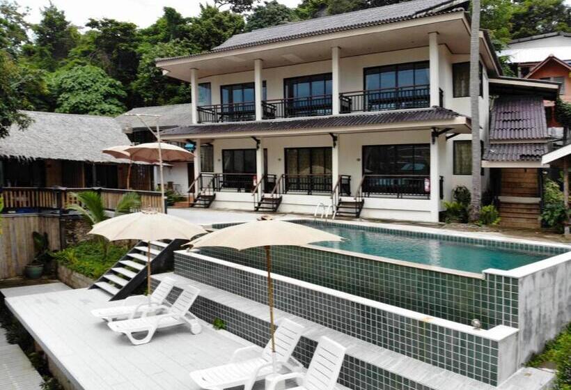هتل Chunut House Resort