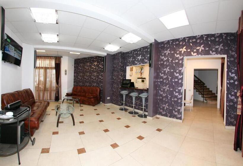 هتل City Garden Rooms And Apartments