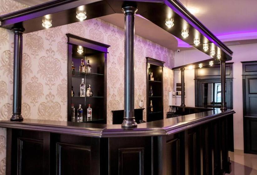 هتل Extravagance