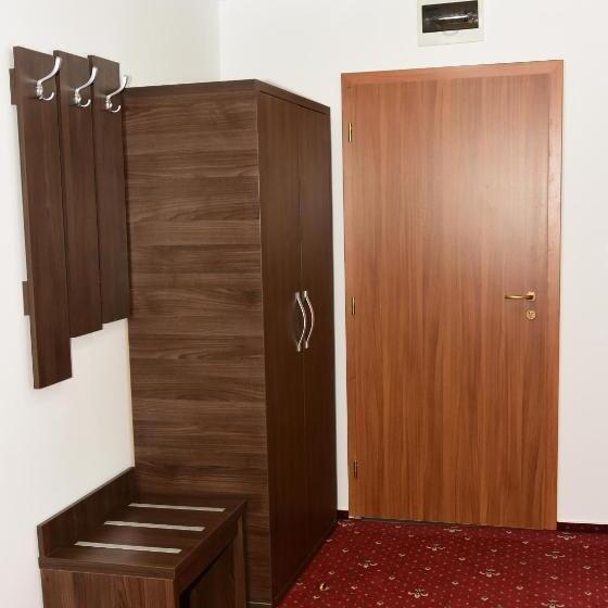 هتل Hostel Orhideea
