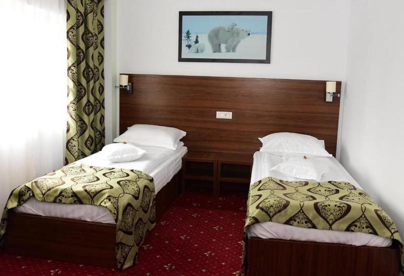 هتل Hostel Orhideea
