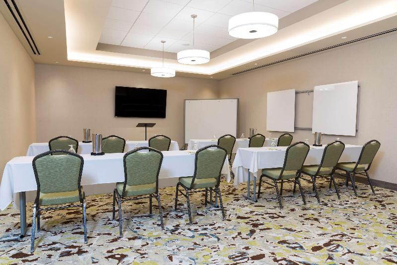 هتل Hilton Garden Inn Grand Rapids East