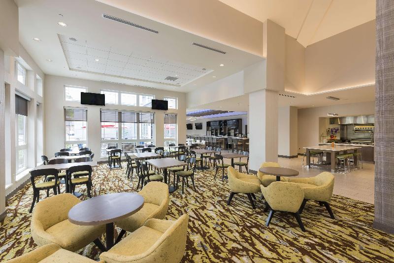هتل Hilton Garden Inn Grand Rapids East