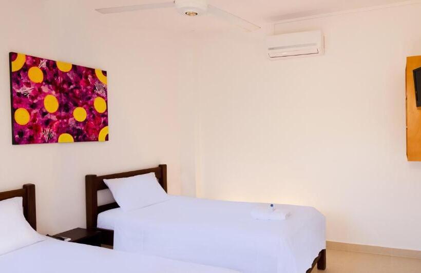 هتل Ocean Taganga Internacional