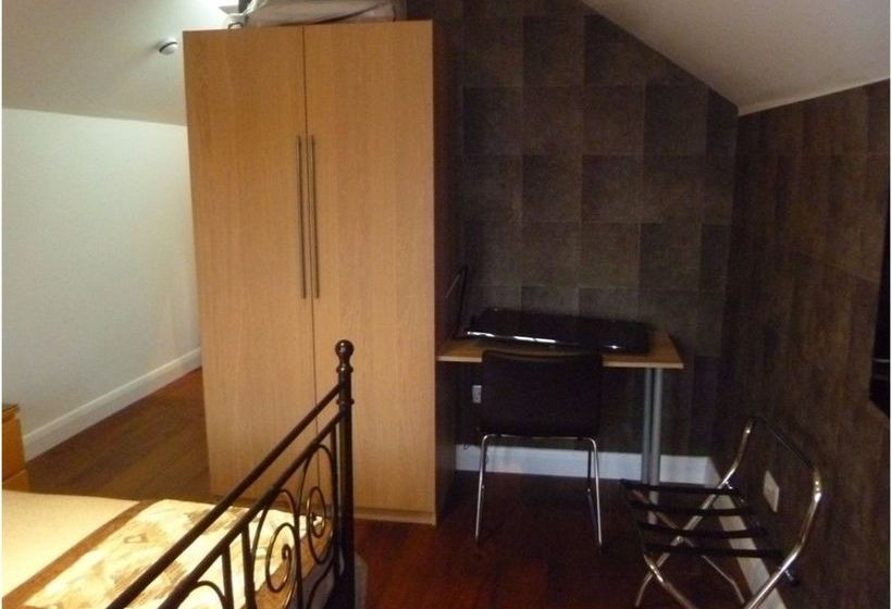 בית מלון כפרי Red Kite House