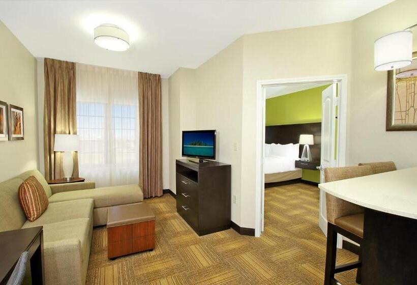 هتل Staybridge Suites   Odessa   Interstate Hwy 20, An Ihg