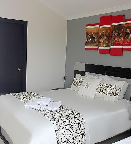 هتل Tababela Land