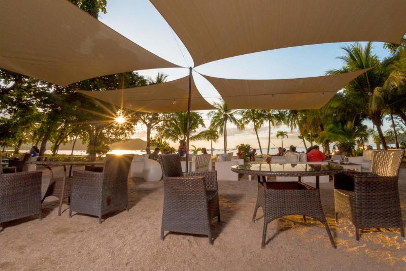استراحتگاه Café De Playa Beach Front