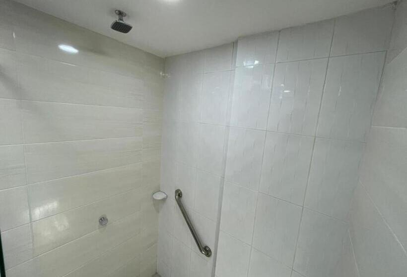 هاستل Aeromar Central