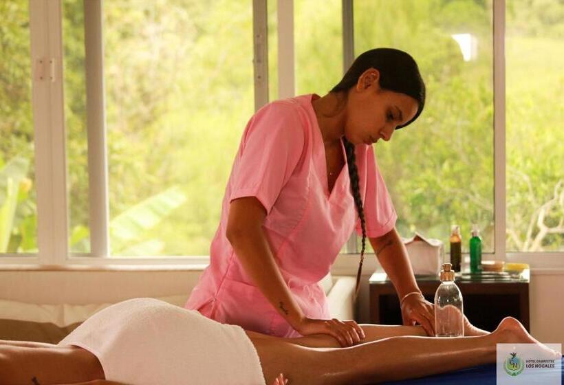 هتل Campestre Los Nogales