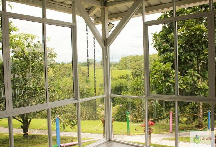هتل Campestre Los Nogales