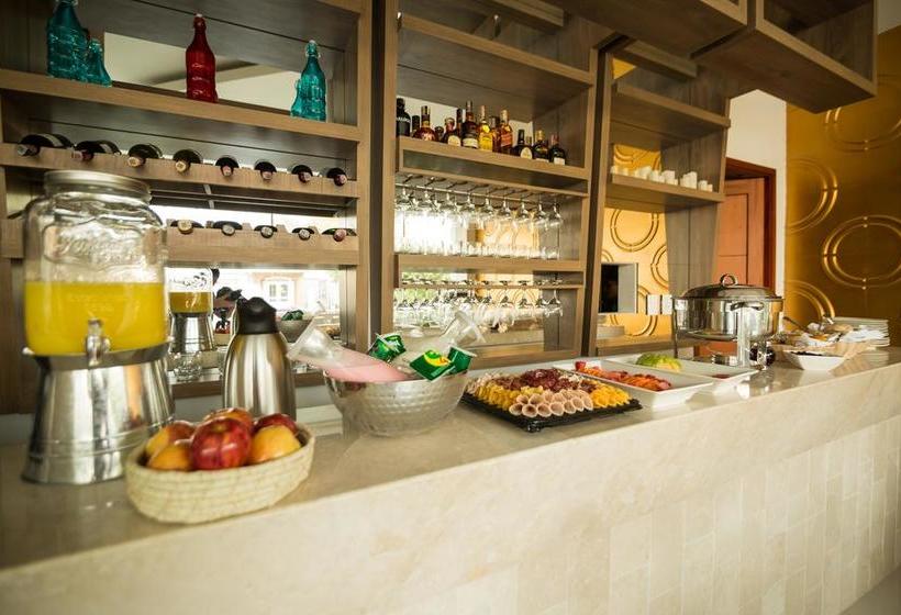 هتل Parque Del Sol