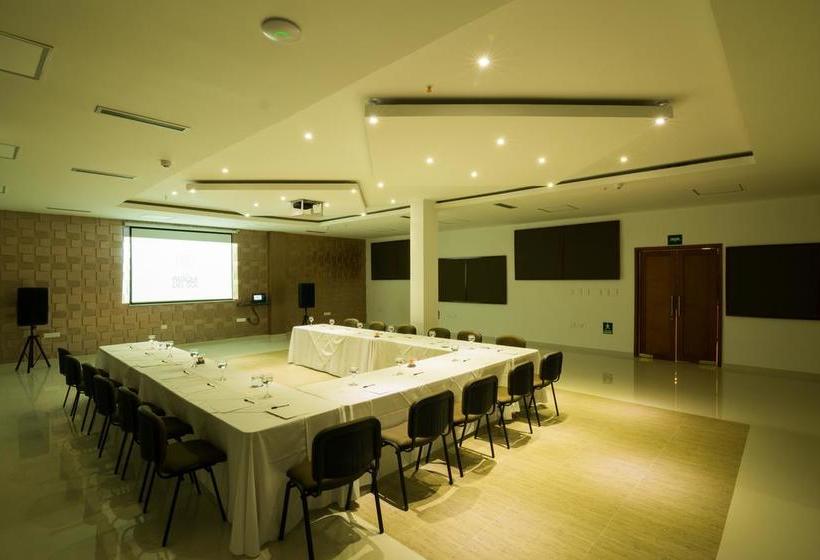 هتل Parque Del Sol