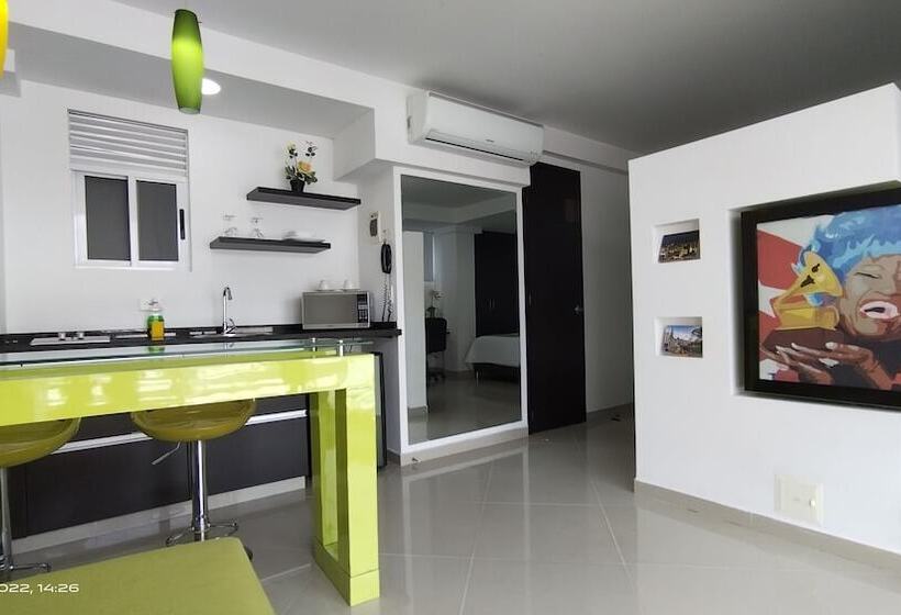 هتل Piaro In Suites