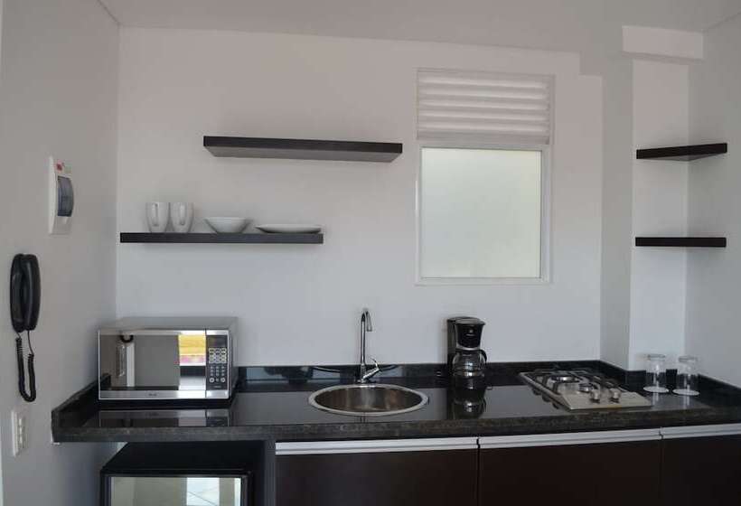 هتل Piaro In Suites