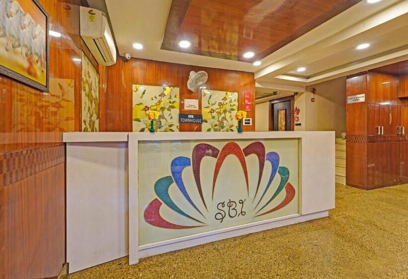 هتل Super Townhouse Anna Salai