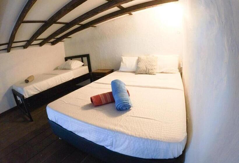 هاستل Hostal Españolete