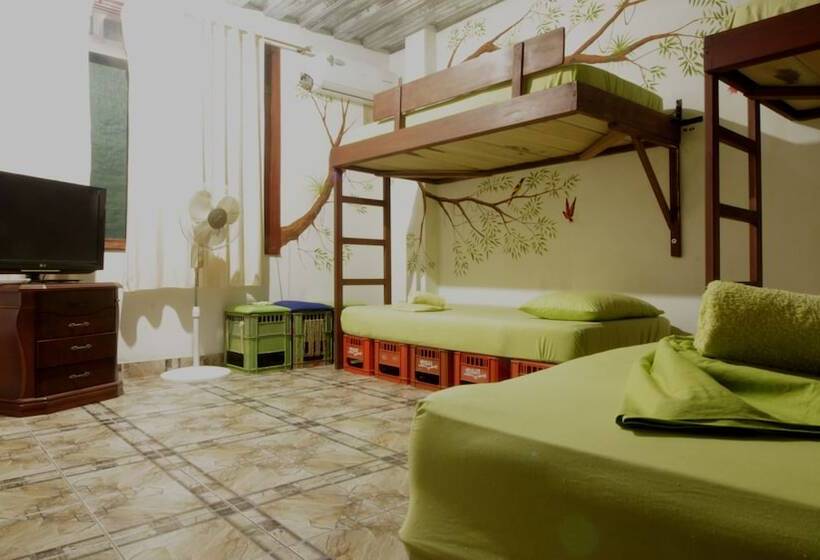 تختخواب و صبحانه Eco Hotel El Refugio De La Floresta