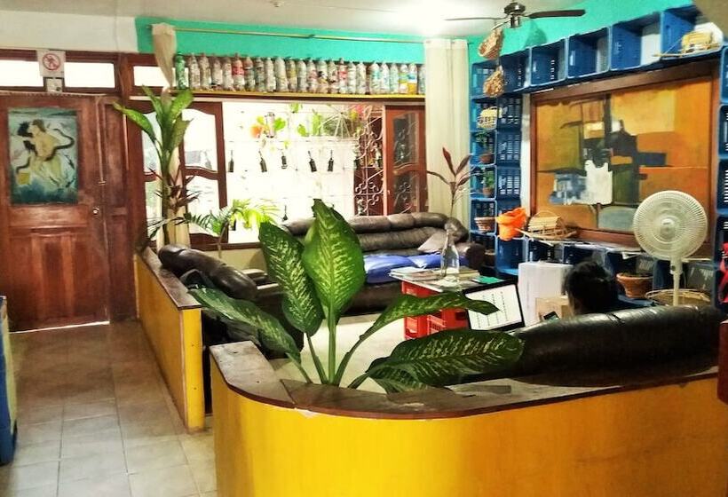 تختخواب و صبحانه Eco Hotel El Refugio De La Floresta