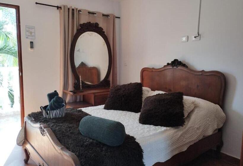 تختخواب و صبحانه Sunset Paradise