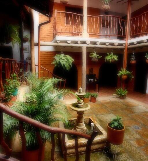 هتل Casa Aparicio Lopez