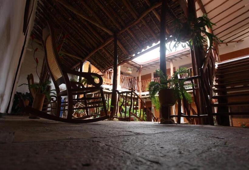 هتل Casa Aparicio Lopez