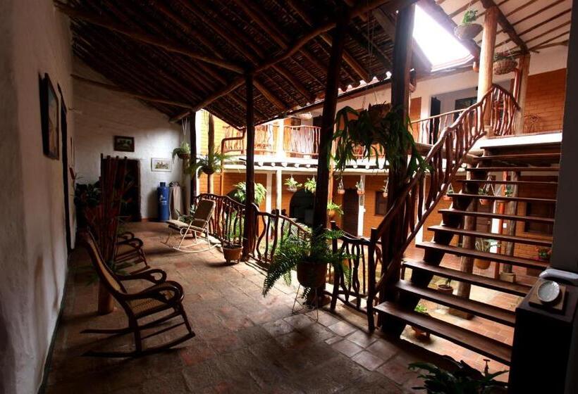 هتل Casa Aparicio Lopez