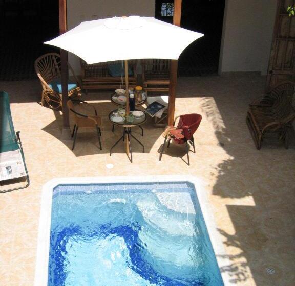 هتل Casa Belle Epoque