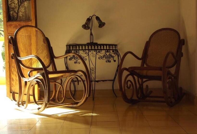 هتل Casa Belle Epoque