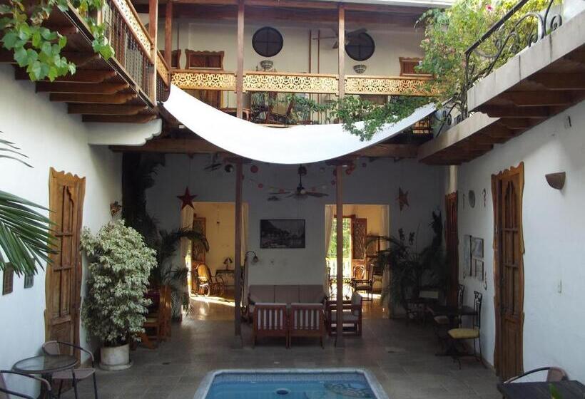 هتل Casa Belle Epoque