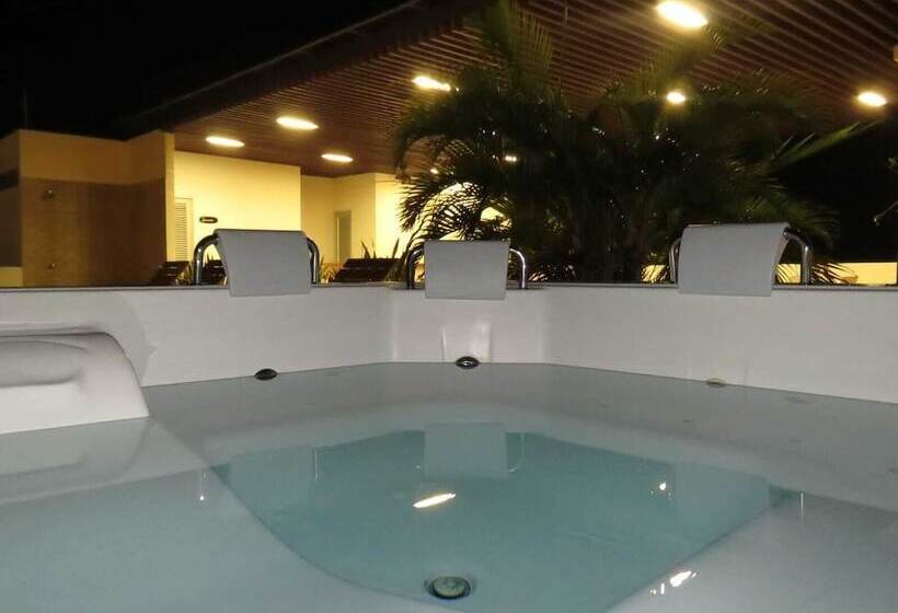 هتل Cinco Monteria