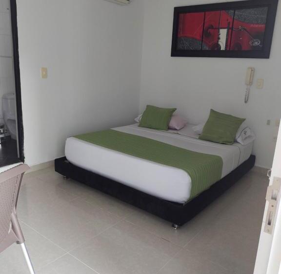 هتل Confort Plaza