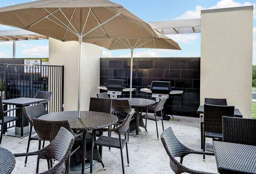 هتل Home2 Suites By Hilton Austin Airport