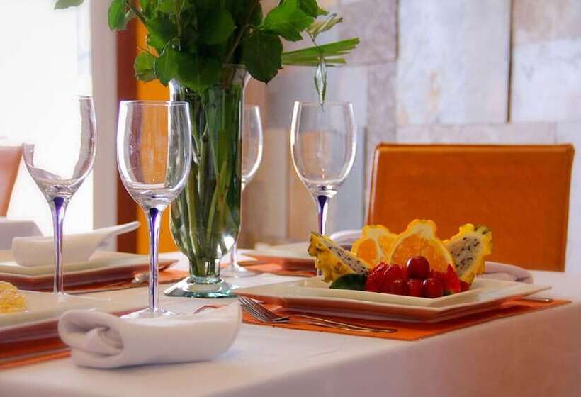 هتل Serenity Suites Casa Boutique